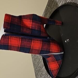 Qupid Plaid Red,Blue & Black Ankle Boots Size 7